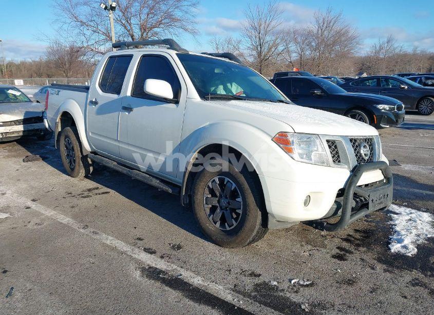 2020 Nissan Frontier PRO-4X 4X4 (VIN 1N6ED0EB2LN704743) main photo