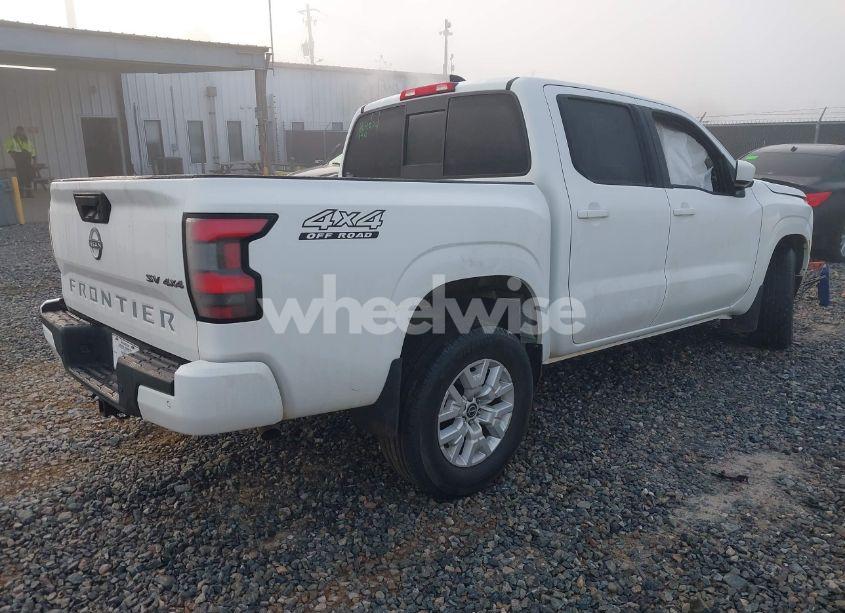 Photo 4 of 2022 Nissan Frontier SV 4X4 (VIN 1N6ED1EK2NN617398)