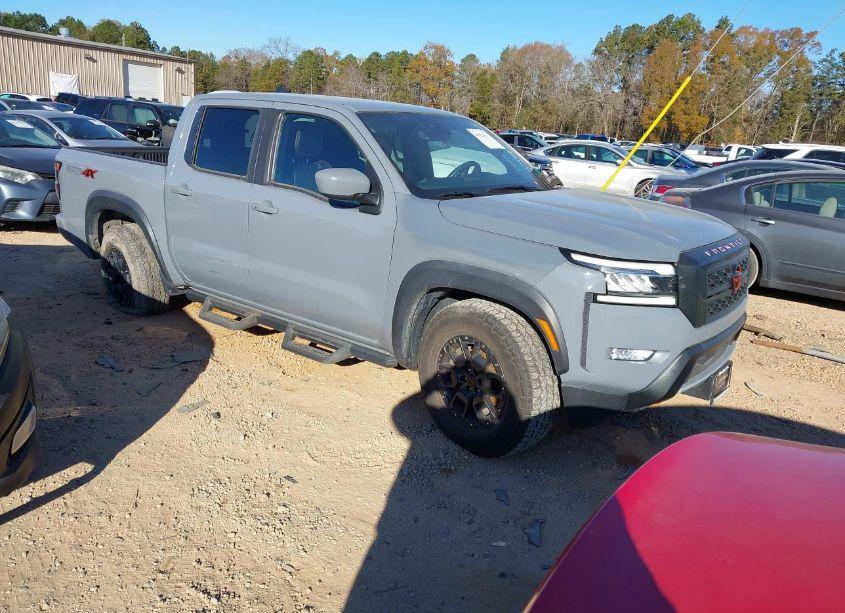 2022 Nissan Frontier PRO-4X 4X4 (VIN 1N6ED1EK7NN676768) main photo