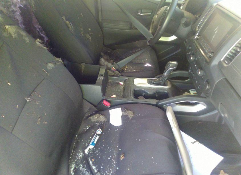 Photo 5 of 2022 Nissan Frontier SV 4X4 (VIN 1N6ED1EKXNN610215)