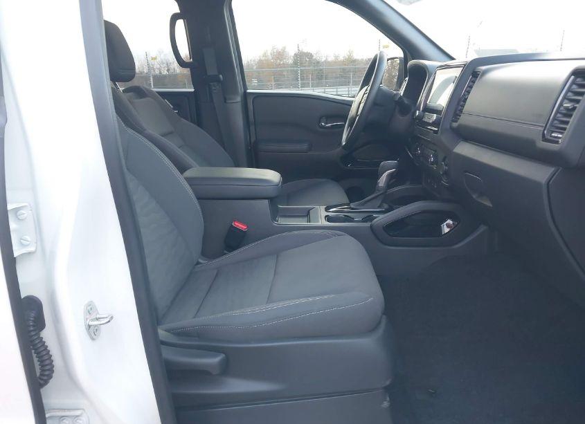 Photo 5 of 2023 Nissan Frontier SV 4X4 (VIN 1N6ED1EKXPN652869)