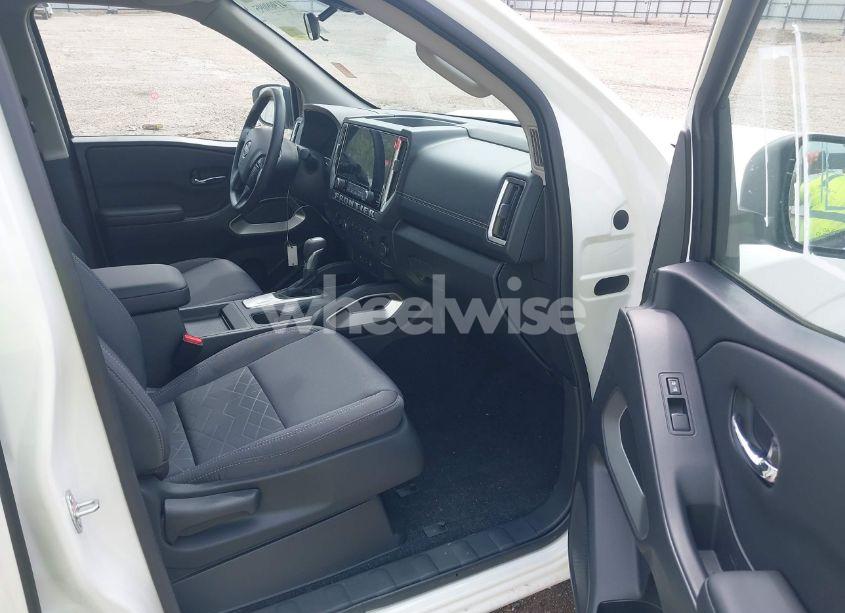 Photo 5 of 2025 Nissan Frontier SV 4X4 (VIN 1N6ED1EKXSN608668)