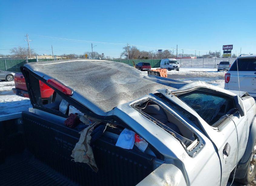 Photo 6 of 2000 Nissan Frontier DESERT RUNNER SE-V6/DESERT RUNNER XE-V6 (VIN 1N6ED26T0YC305657)