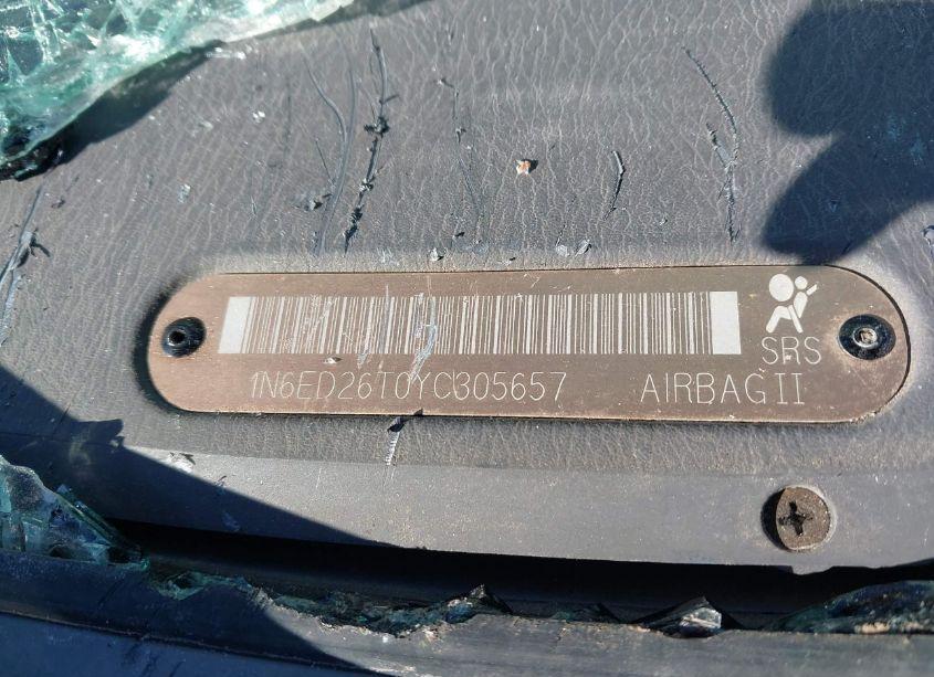 Photo 9 of 2000 Nissan Frontier DESERT RUNNER SE-V6/DESERT RUNNER XE-V6 (VIN 1N6ED26T0YC305657)