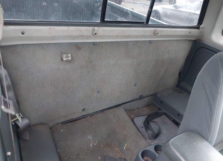 Photo 8 of 2001 Nissan Frontier DESERT RUNNER XE-V6 (VIN 1N6ED26T21C377577)