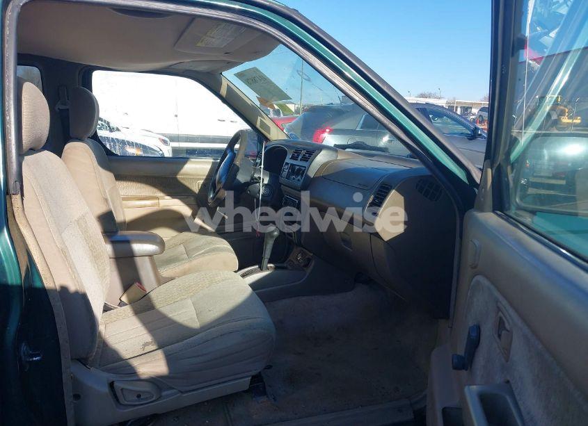 Photo 5 of 2000 Nissan Frontier DESERT RUNNER SE-V6/DESERT RUNNER XE-V6 (VIN 1N6ED26T2YC427520)