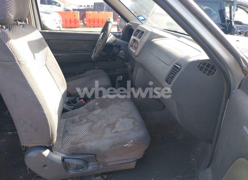 Photo 5 of 2001 Nissan Frontier DESERT RUNNER SE-V6 (VIN 1N6ED26T31C335077)