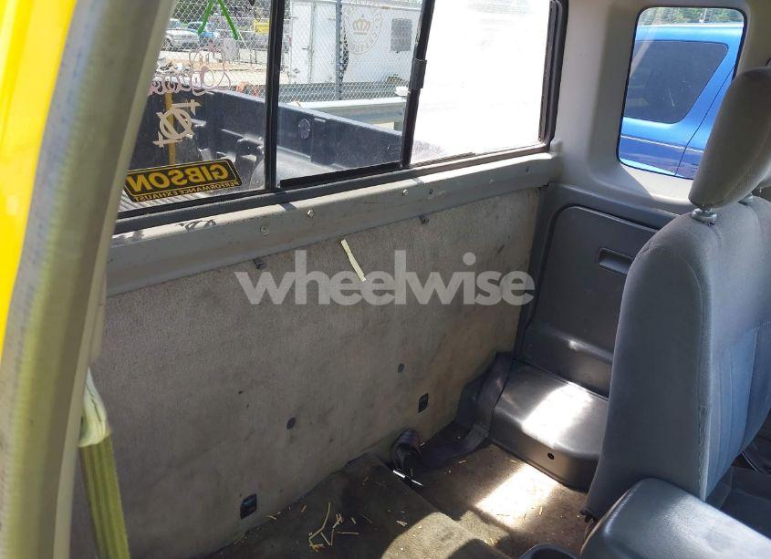 Photo 8 of 2000 Nissan Frontier DESERT RUNNER SE-V6/DESERT RUNNER XE-V6 (VIN 1N6ED26T7YC360056)