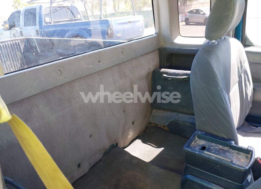 Photo 8 of 2002 Nissan Frontier DESERT RUNNER XE-V6 (VIN 1N6ED26T92C375293)