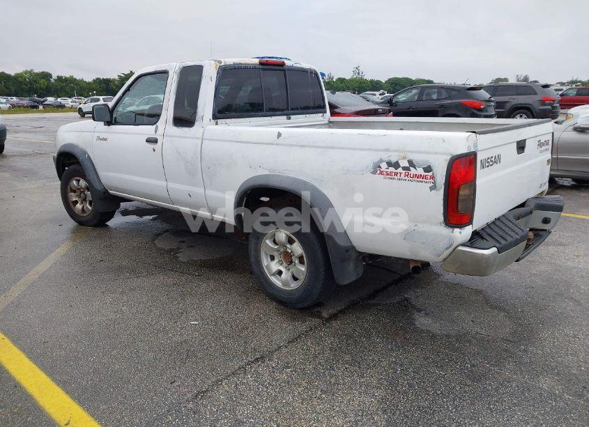 Photo 3 of 2000 Nissan Frontier DESERT RUNNER SE-V6/DESERT RUNNER XE-V6 (VIN 1N6ED26T9YC333151)