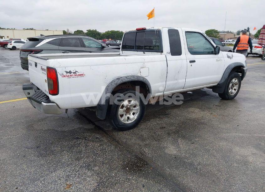 Photo 4 of 2000 Nissan Frontier DESERT RUNNER SE-V6/DESERT RUNNER XE-V6 (VIN 1N6ED26T9YC333151)