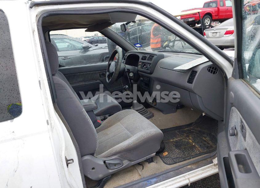 Photo 5 of 2000 Nissan Frontier DESERT RUNNER SE-V6/DESERT RUNNER XE-V6 (VIN 1N6ED26T9YC333151)