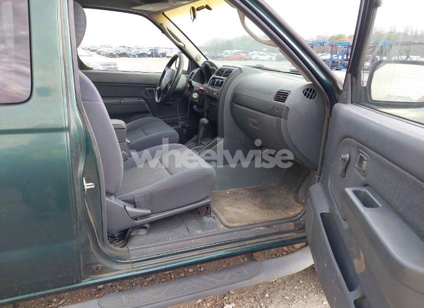 Photo 5 of 2002 Nissan Frontier DESERT RUNNER XE-V6 (VIN 1N6ED26TX2C387999)