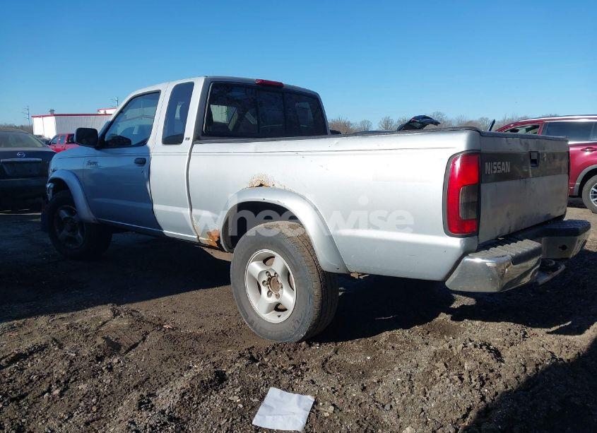 Photo 3 of 2000 Nissan Frontier SE-V6/XE-V6 (VIN 1N6ED26Y2YC328398)