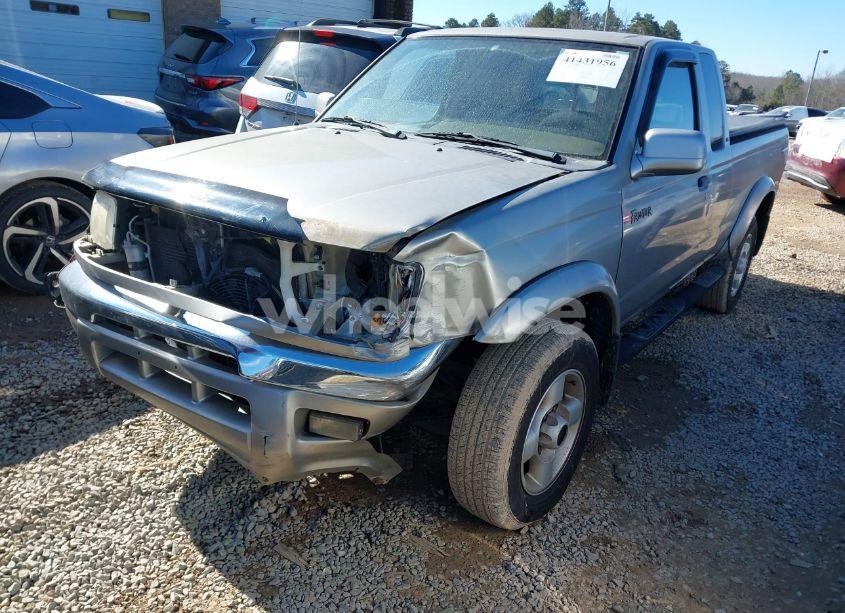 Photo 2 of 2000 Nissan Frontier SE-V6/XE-V6 (VIN 1N6ED26Y3YC340334)