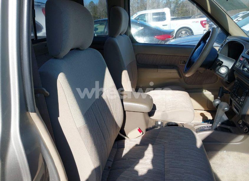 Photo 5 of 2000 Nissan Frontier SE-V6/XE-V6 (VIN 1N6ED26Y3YC340334)