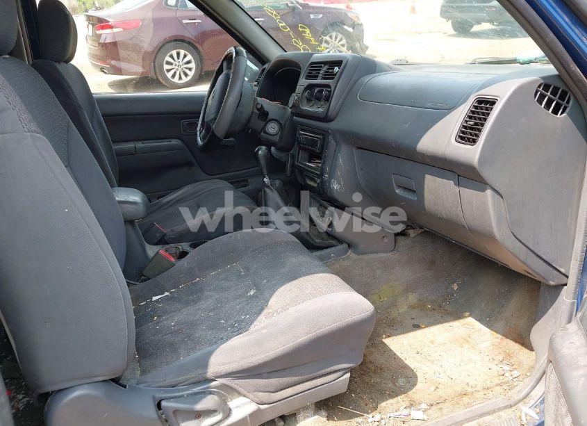 Photo 5 of 2001 Nissan Frontier XE-V6 (VIN 1N6ED26Y41C360629)