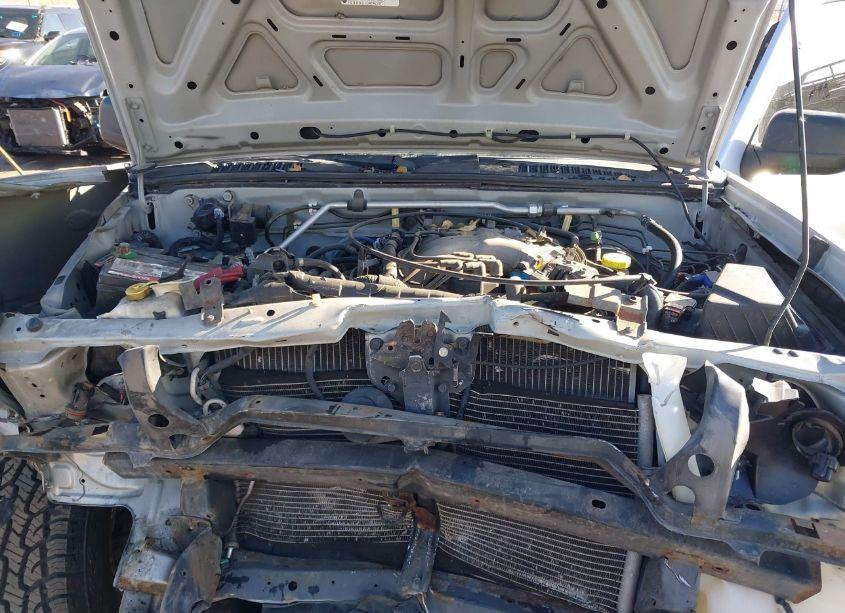 Photo 10 of 2001 Nissan Frontier XE-V6 (VIN 1N6ED26Y61C315708)