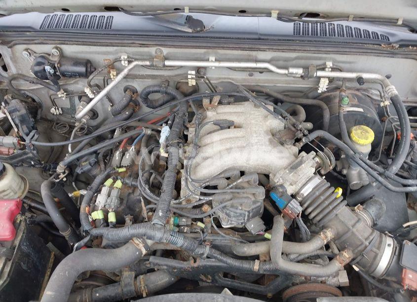 Photo 10 of 2002 Nissan Frontier SE-V6 (VIN 1N6ED26Y82C352504)