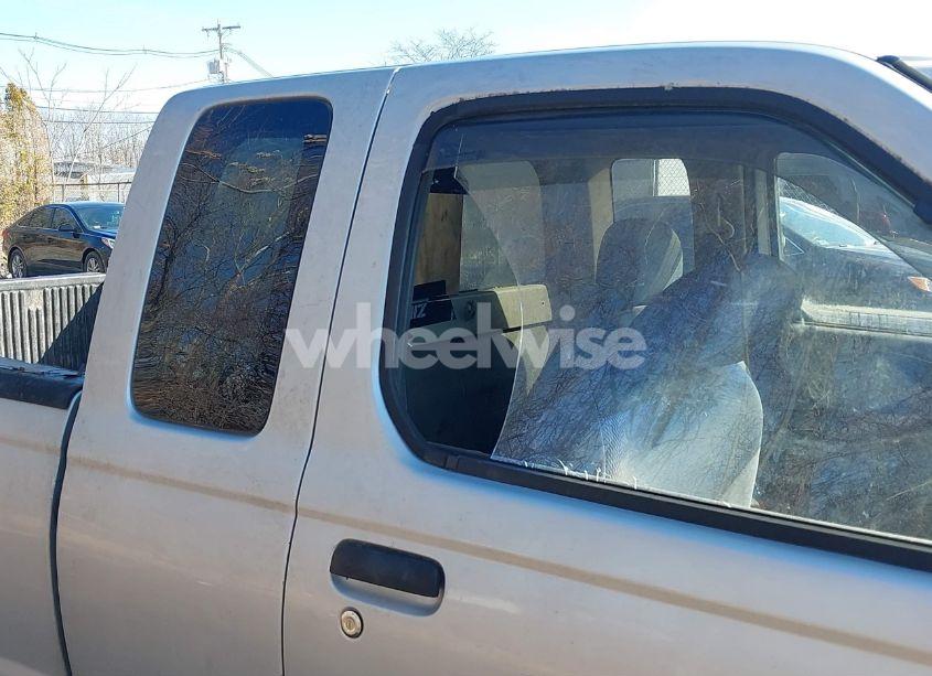 Photo 12 of 2003 Nissan Frontier XE-V6 (VIN 1N6ED26Y83C452152)