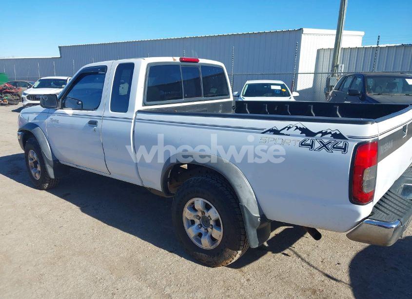 Photo 3 of 2000 Nissan Frontier SE-V6/XE-V6 (VIN 1N6ED26Y8YC387763)