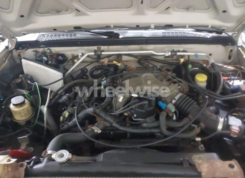 Photo 10 of 2001 Nissan Frontier SE-V6 (VIN 1N6ED26YX1C321091)