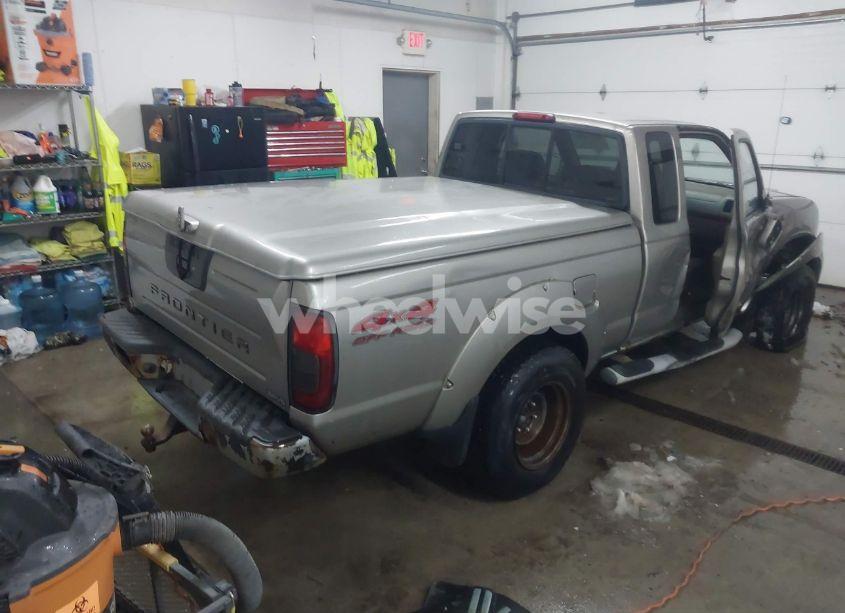 Photo 4 of 2001 Nissan Frontier SE-V6 (VIN 1N6ED26YX1C321091)