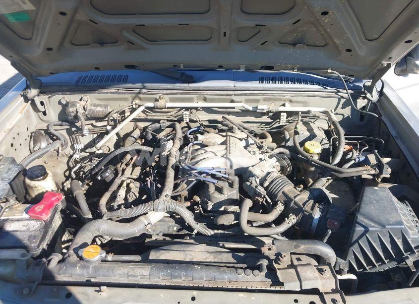 Photo 10 of 2002 Nissan Frontier XE-V6 (VIN 1N6ED26YX2C314112)