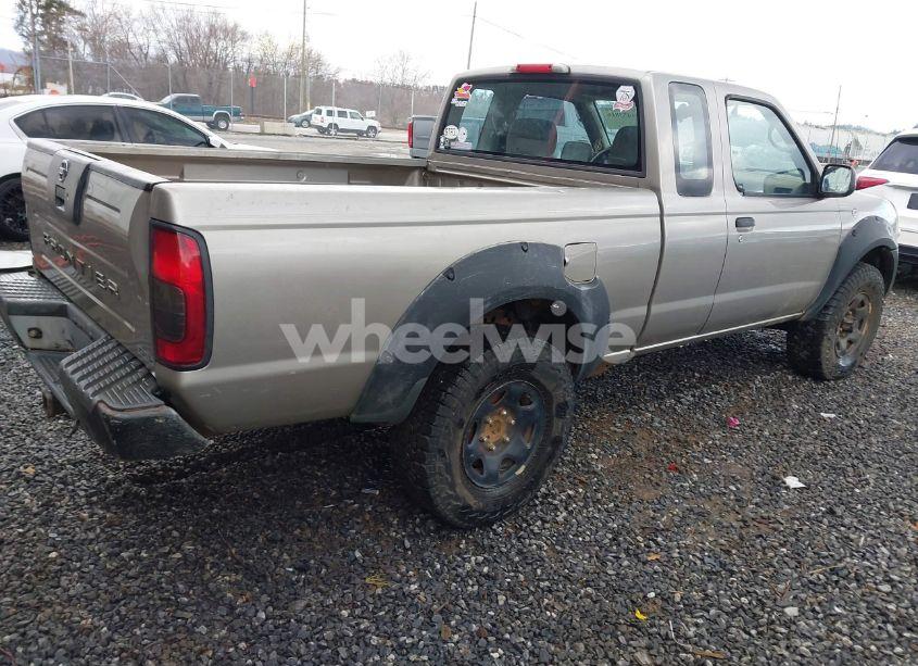 Photo 4 of 2002 Nissan Frontier XE-V6 (VIN 1N6ED26YX2C314112)