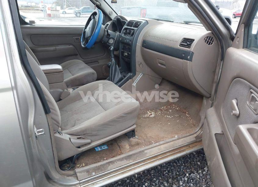 Photo 5 of 2002 Nissan Frontier XE-V6 (VIN 1N6ED26YX2C314112)