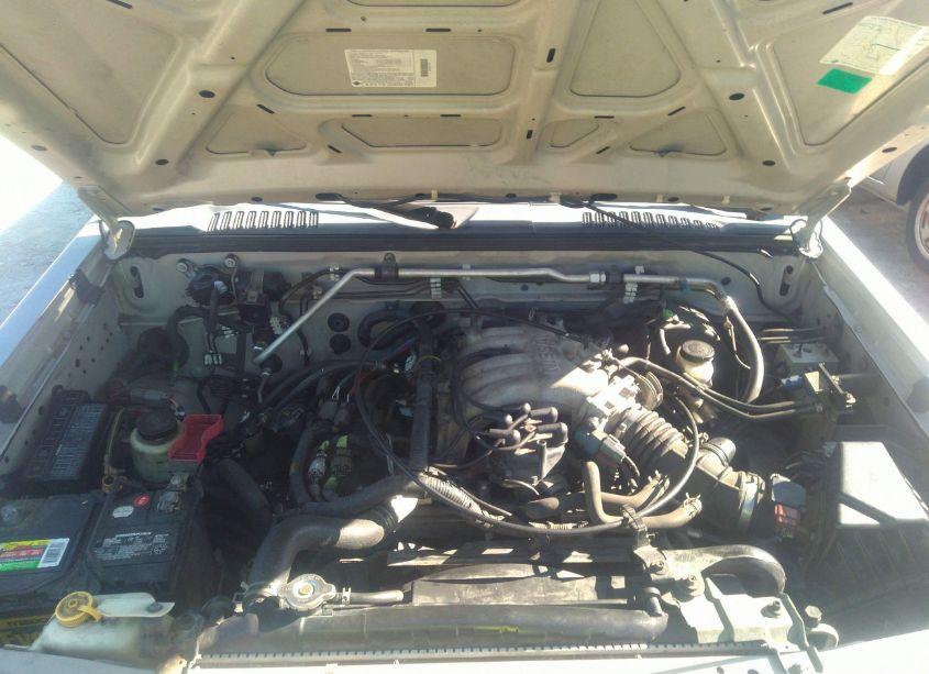 Photo 10 of 2001 Nissan Frontier SE-V6 (VIN 1N6ED27T01C360582)