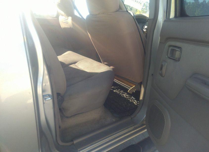 Photo 8 of 2001 Nissan Frontier SE-V6 (VIN 1N6ED27T01C360582)