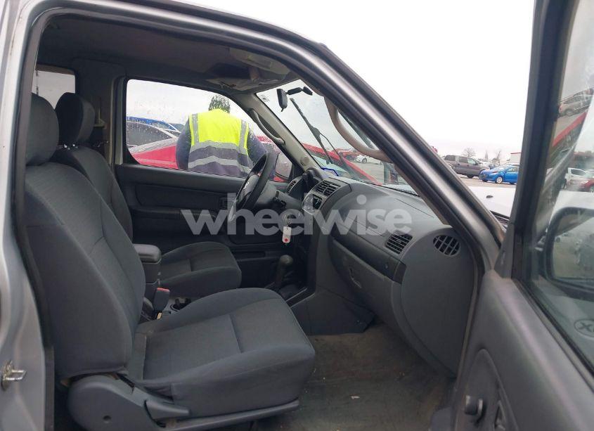 Photo 5 of 2003 Nissan Frontier XE-V6 (VIN 1N6ED27T03C437454)