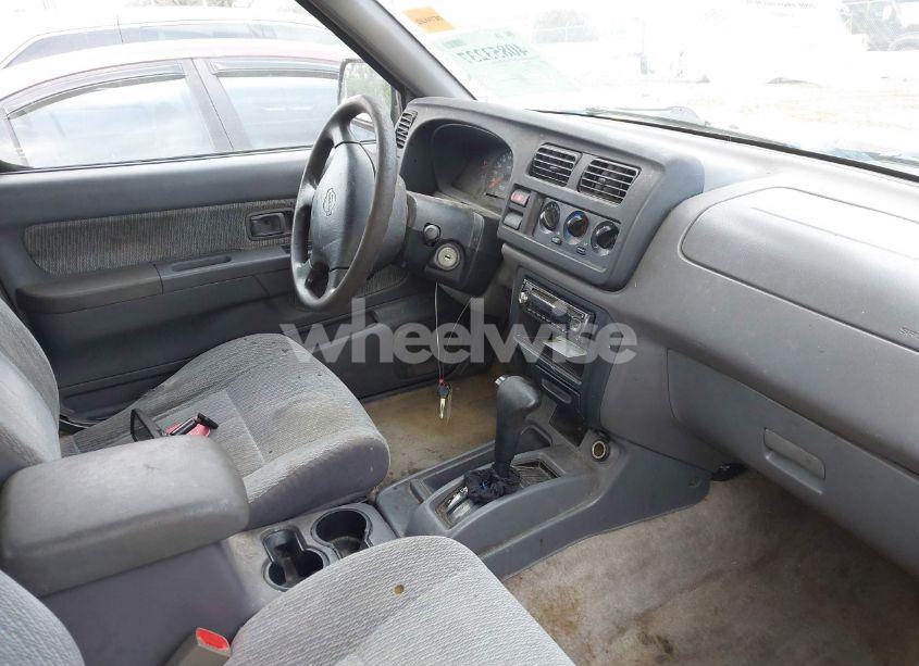 Photo 5 of 2000 Nissan Frontier SE/SE-V6/XE-V6 (VIN 1N6ED27T0YC314986)