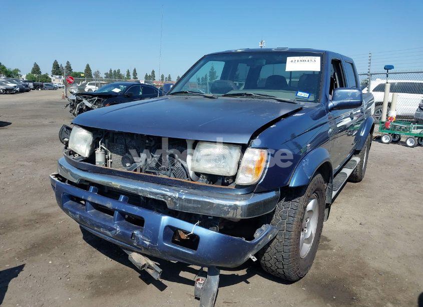 Photo 2 of 2000 Nissan Frontier SE-V6/XE-V6 (VIN 1N6ED27T0YC352640)