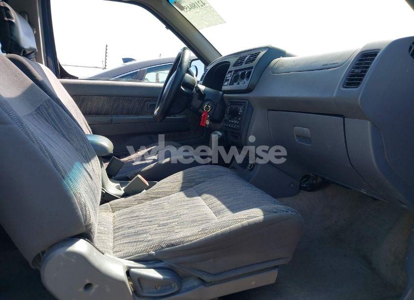 Photo 5 of 2000 Nissan Frontier SE-V6/XE-V6 (VIN 1N6ED27T0YC352640)