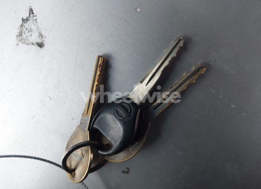 Photo 11 of 2001 Nissan Frontier XE-V6 (VIN 1N6ED27T21C367243)