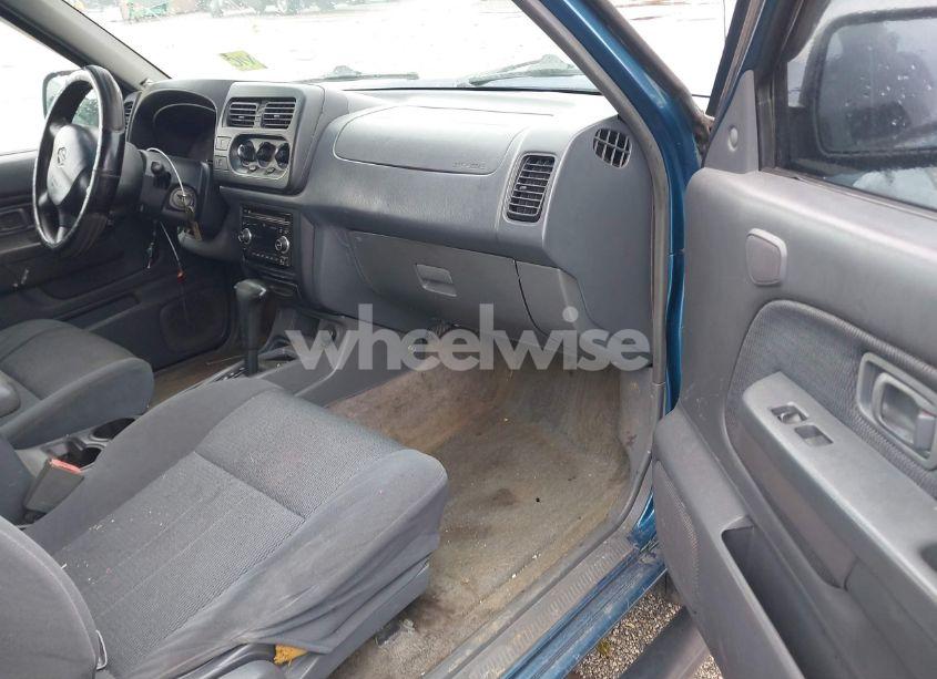 Photo 5 of 2001 Nissan Frontier XE-V6 (VIN 1N6ED27T21C367243)
