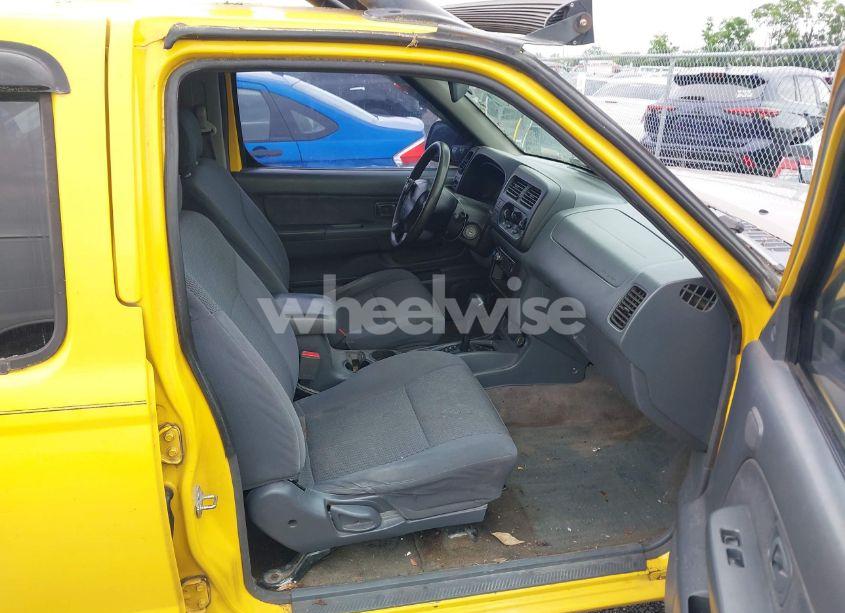 Photo 5 of 2001 Nissan Frontier XE-V6 (VIN 1N6ED27T21C372541)