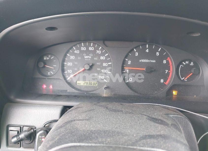 Photo 7 of 2001 Nissan Frontier XE-V6 (VIN 1N6ED27T21C372541)