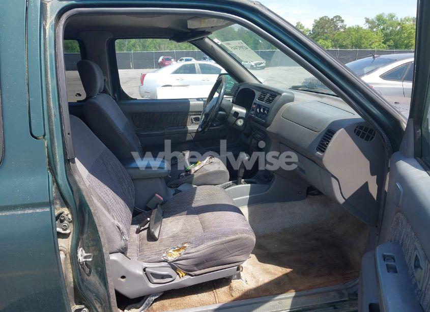 Photo 5 of 2000 Nissan Frontier SE-V6/XE-V6 (VIN 1N6ED27T2YC353126)