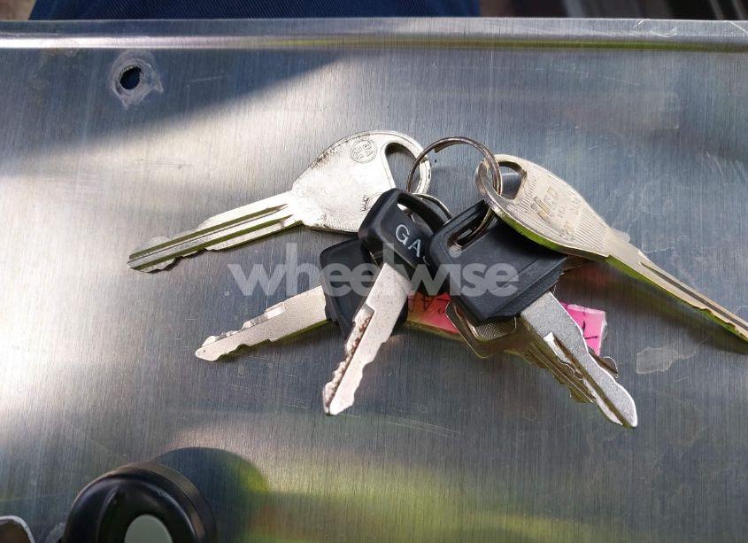 Photo 11 of 2000 Nissan Frontier SE-V6/XE-V6 (VIN 1N6ED27T2YC380634)