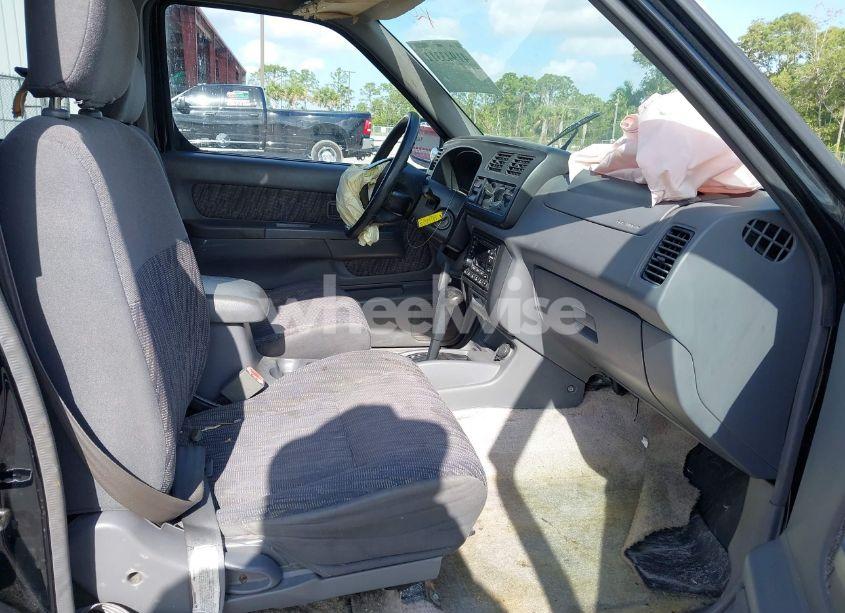 Photo 5 of 2000 Nissan Frontier SE-V6/XE-V6 (VIN 1N6ED27T2YC383940)