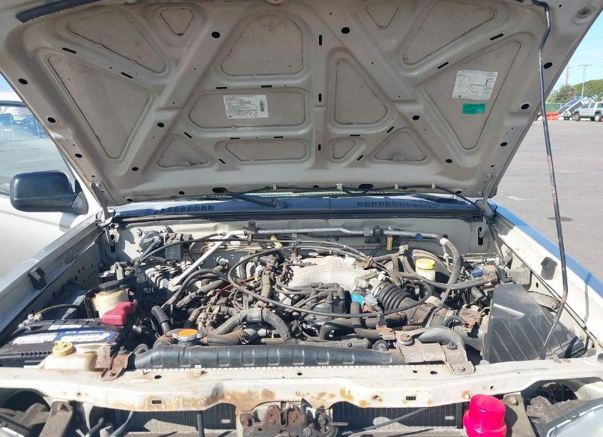 Photo 10 of 2001 Nissan Frontier XE-V6 (VIN 1N6ED27T31C319198)