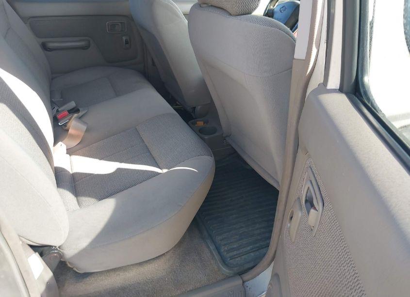 Photo 8 of 2001 Nissan Frontier XE-V6 (VIN 1N6ED27T31C319198)