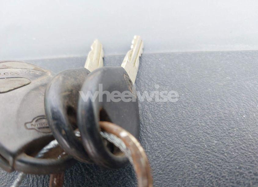 Photo 11 of 2001 Nissan Frontier XE-V6 (VIN 1N6ED27T31C322912)