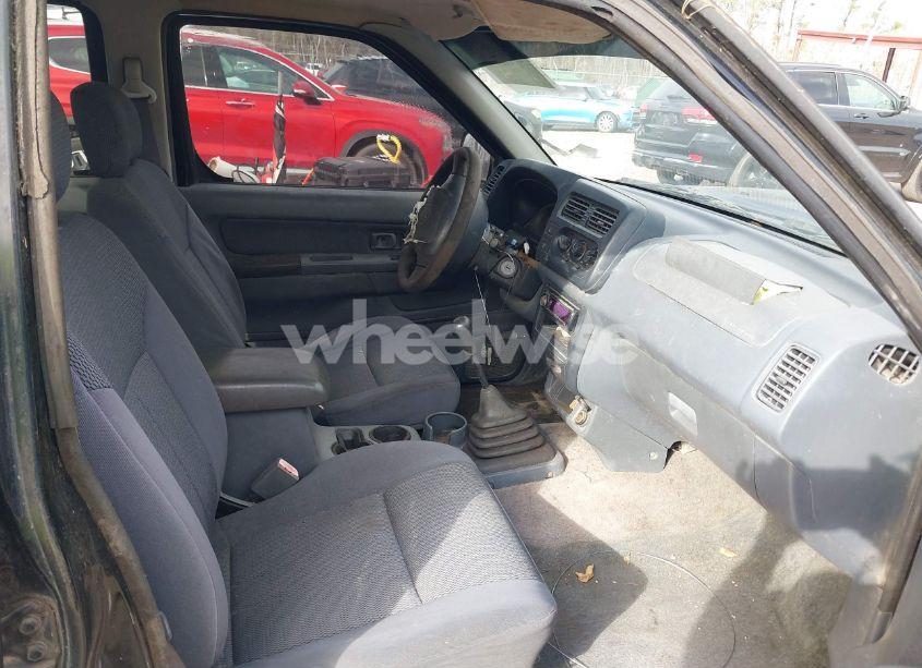 Photo 5 of 2001 Nissan Frontier XE-V6 (VIN 1N6ED27T31C322912)