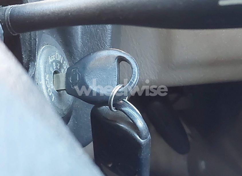 Photo 11 of 2000 Nissan Frontier SE-V6/XE-V6 (VIN 1N6ED27T3YC392985)