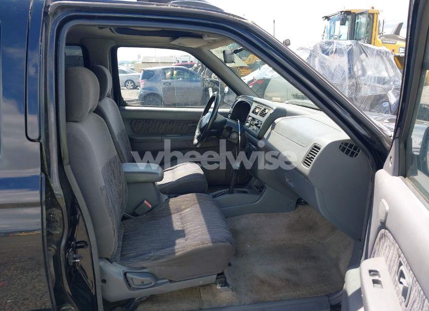 Photo 5 of 2000 Nissan Frontier SE-V6/XE-V6 (VIN 1N6ED27T3YC422325)