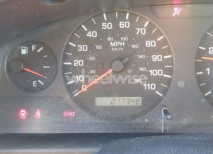 Photo 15 of 2001 Nissan Frontier XE-V6 (VIN 1N6ED27T41C319923)